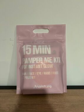 NWT Naisture 15 Min Pamper Me Kit - 7 piece kit